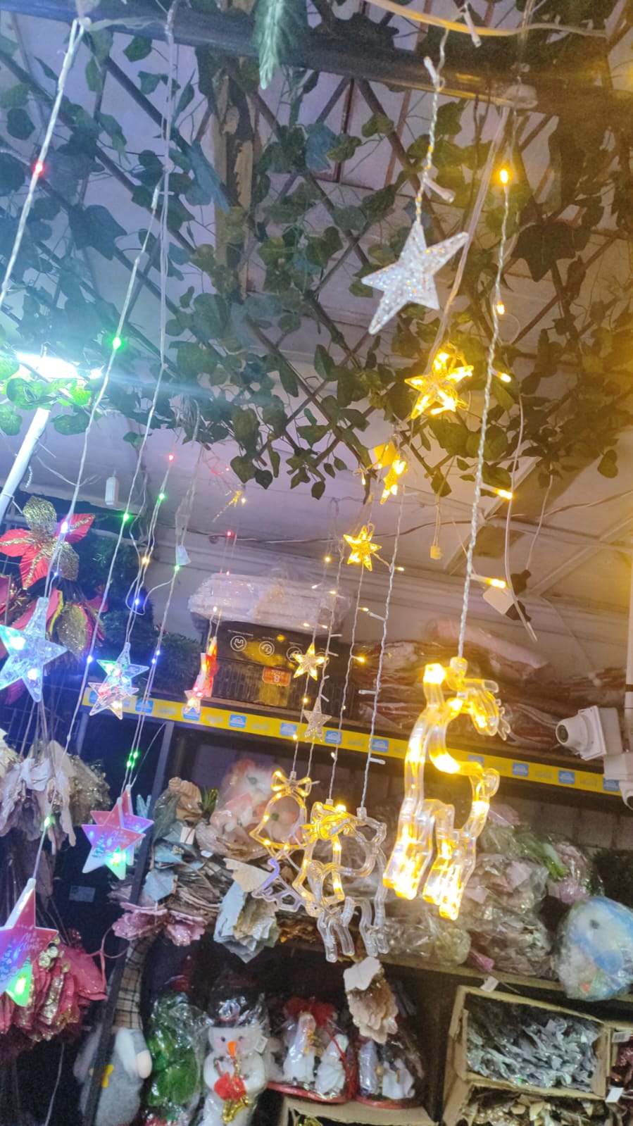 Cascada, destellos, forma de copos nieve